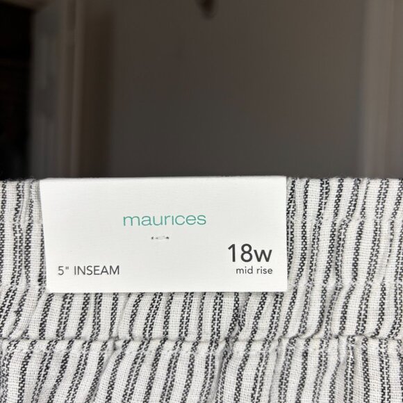 MAURICE'S NEW 5" Inseam Linen Blend Pull On Shorts Womens 18W Black White Stripe - Picture 6 of 7